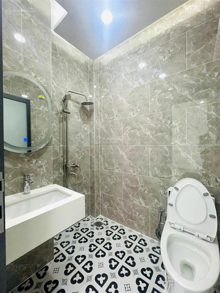 Nhà mới xây 4 tầng (5x6m), hẻm 154 âu dương lân, cách hẻm ô tô 15m, p.3, q.8