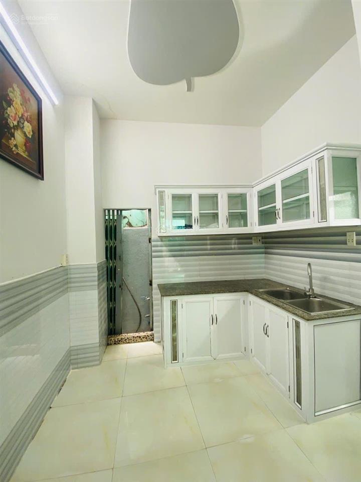 Bán nhà gần cầu chà và, cách mt bình đông 20mhẻm 3gác35m2 4tầng 3pnshr hoàn công đủshr ko qh