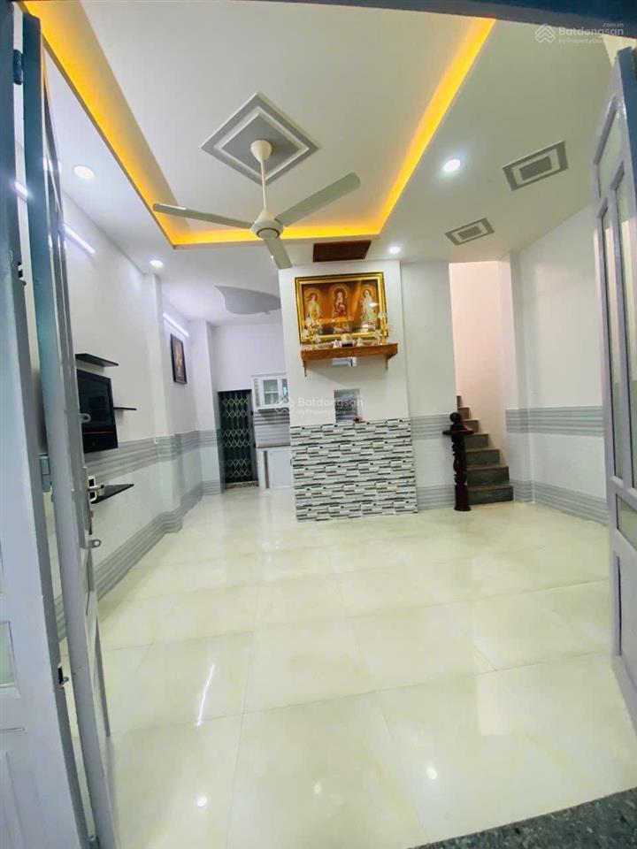 Bán nhà gần cầu chà và, cách mt bình đông 20mhẻm 3gác35m2 4tầng 3pnshr hoàn công đủshr ko qh