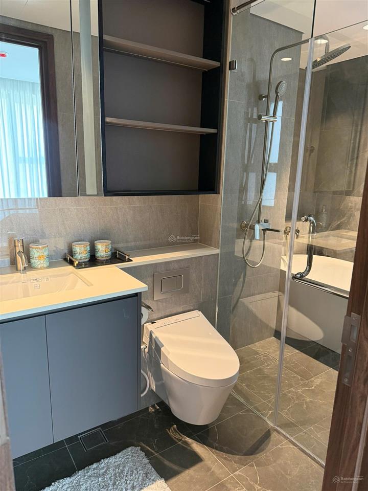 Cho thuê 2pn  90m2  lancaster legacy, mặt tiền nguyễn trãi, quận 1.  0767 167 ***
