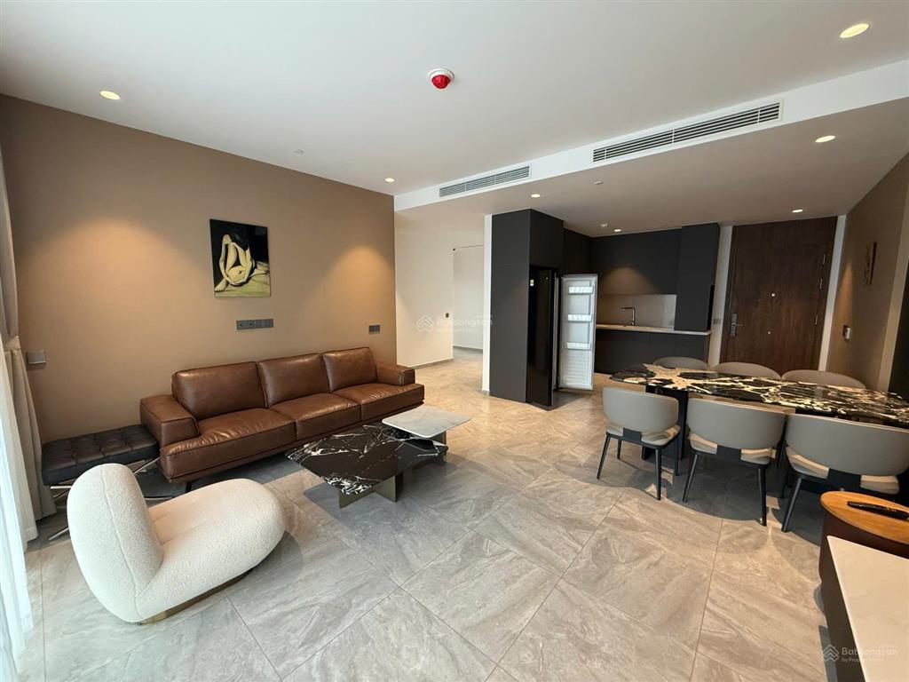 Chính chủ cho thuê 2pn+ mặt tiền nguyễn trãi  lancaster legacy, q1.  0767 167 ***