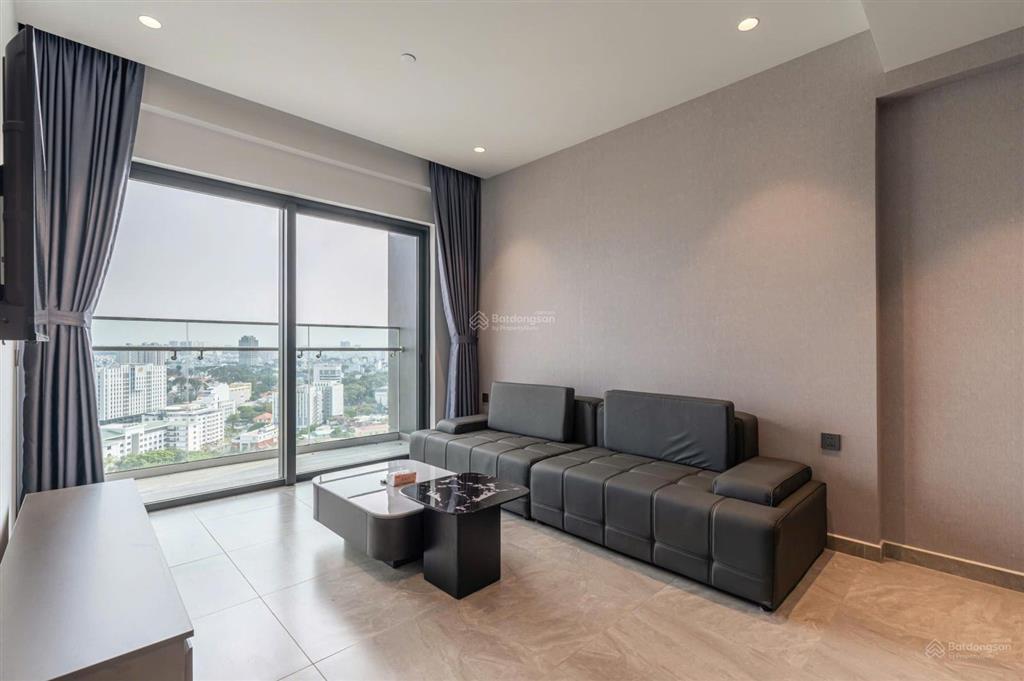 Chính chủ cho thuê 2pn  90m2 căn góc tại lancaster legacy quận 1.  0767 167 ***