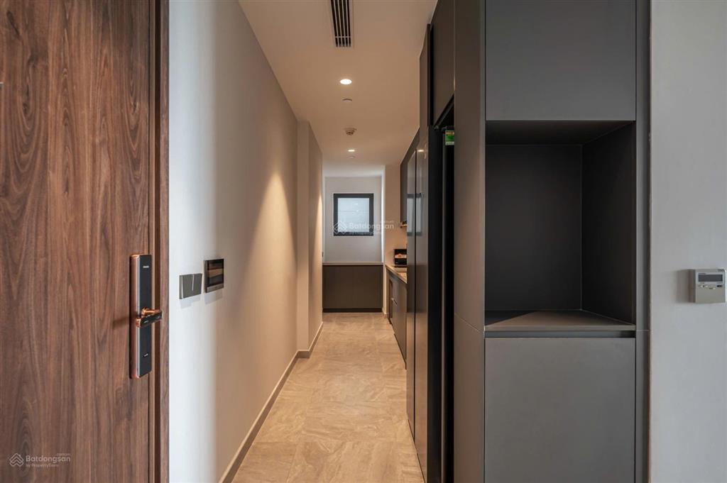 Chính chủ cho thuê 2pn  90m2 căn góc tại lancaster legacy quận 1.  0767 167 ***