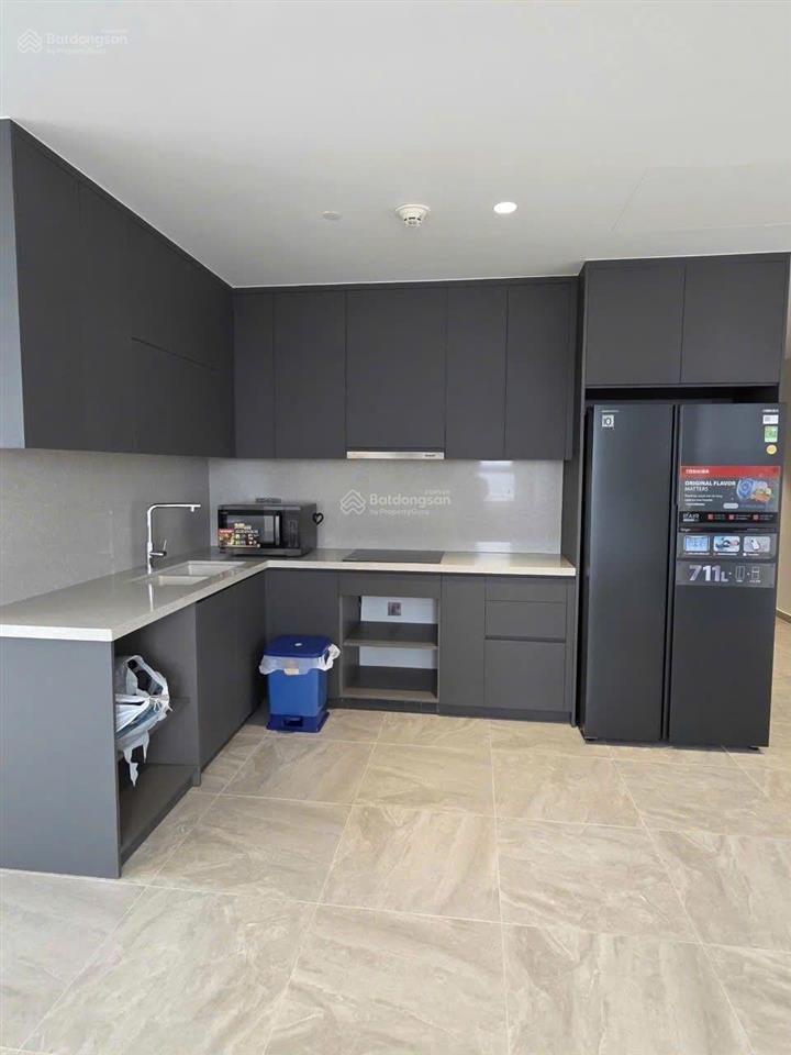 Chính chủ cho thuê căn hộ 3pn  125m2 căn góc tại lancaster legacy quận 1.  0767 167 ***