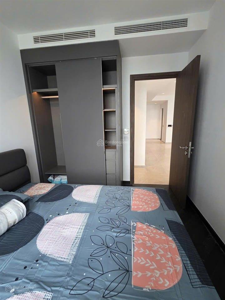 Chính chủ cho thuê căn hộ 3pn  125m2 căn góc tại lancaster legacy quận 1.  0767 167 ***