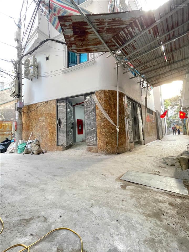 Bán chdv (ccmn 24 phòng) dòng tiền 100 triệu ôtô, cạnh đh tài nguyên đường phú diễn 81m2  21.5 tỷ