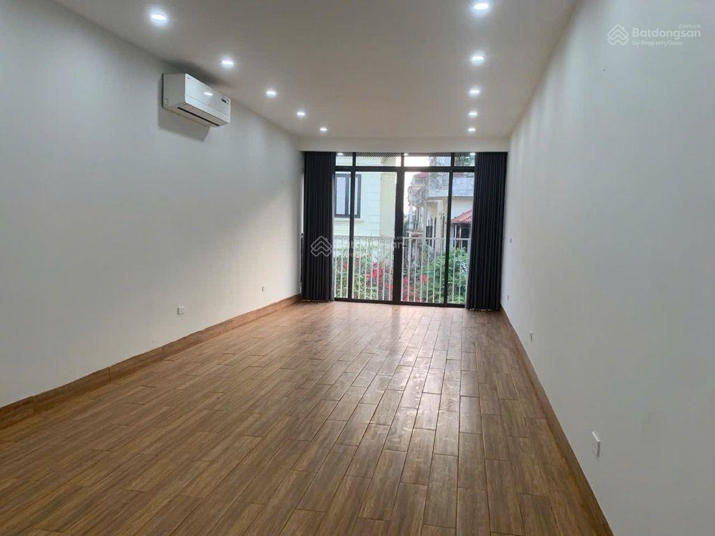 Nhà mặt phố hoa lâm kinh doanh đỉnh, gần phố ngô gia tự  110m2  23,75 tỷ
