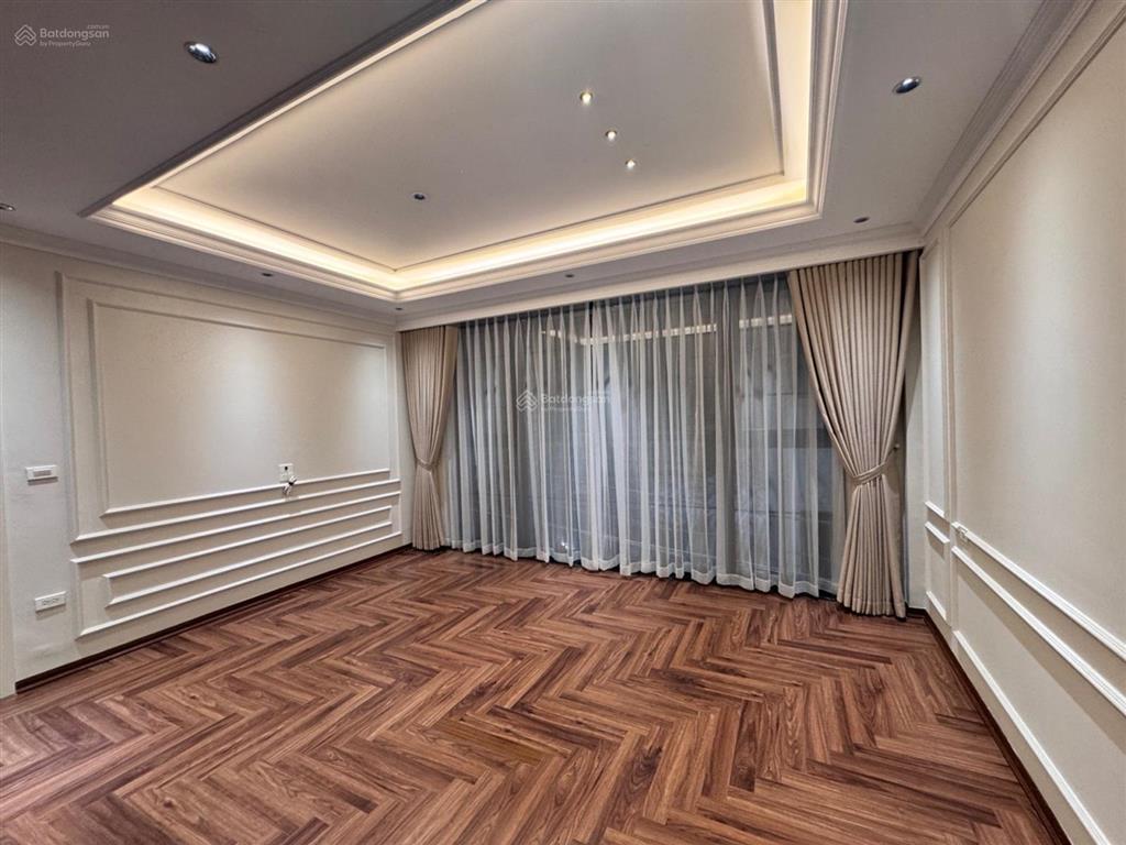 Lõi long biên nhà đẹp  thang máy nội thất tiền tỷ  ô tô  trung tâm  tiện ích bạt ngàn 50m2 22tỷ