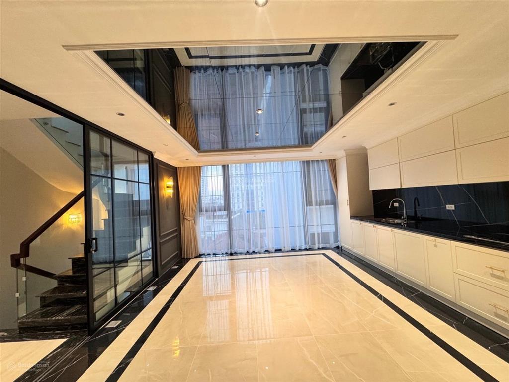 Lõi long biên nhà đẹp  thang máy nội thất tiền tỷ  ô tô  trung tâm  tiện ích bạt ngàn 50m2 22tỷ