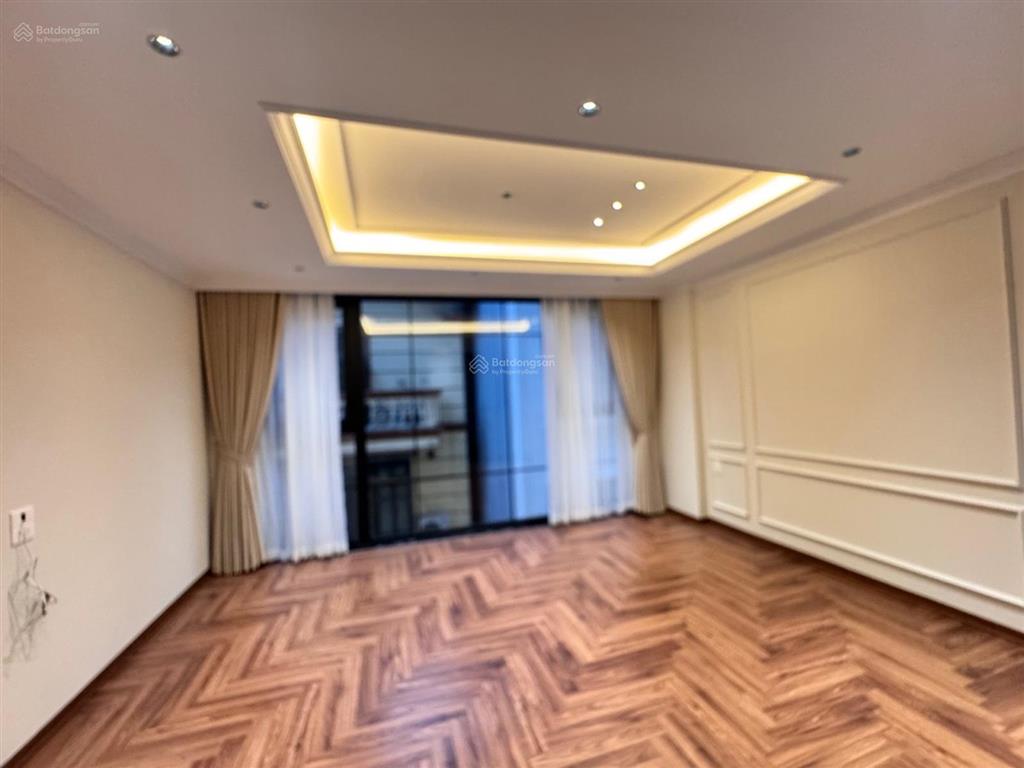Lõi long biên nhà đẹp  thang máy nội thất tiền tỷ  ô tô  trung tâm  tiện ích bạt ngàn 50m2 22tỷ