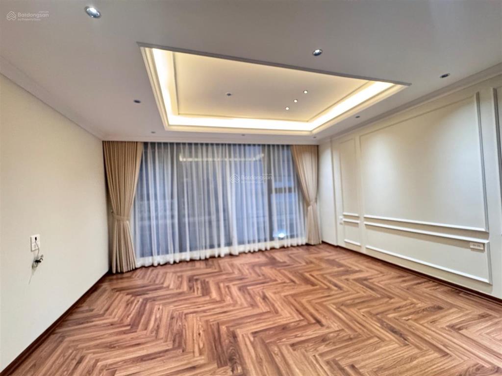 Lõi long biên nhà đẹp  thang máy nội thất tiền tỷ  ô tô  trung tâm  tiện ích bạt ngàn 50m2 22tỷ