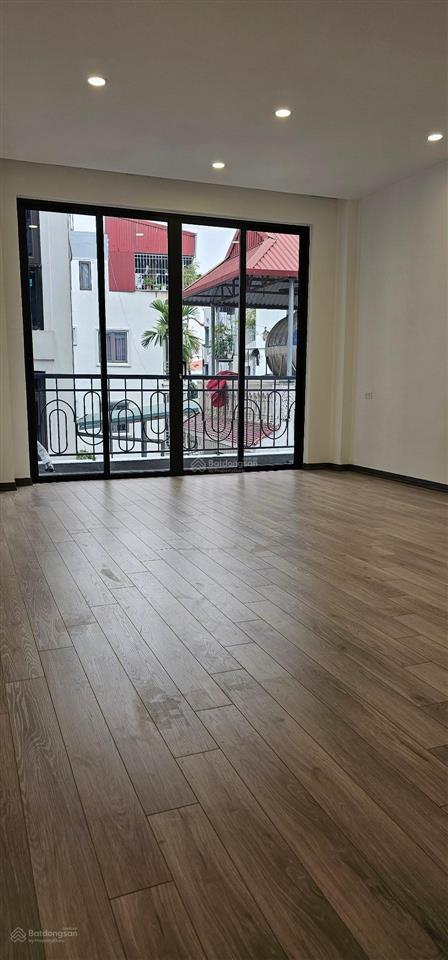 Thượng thanh, nhà mới rất đẹp, thang máy xịn full nội thất 55m2  9,35 tỷ