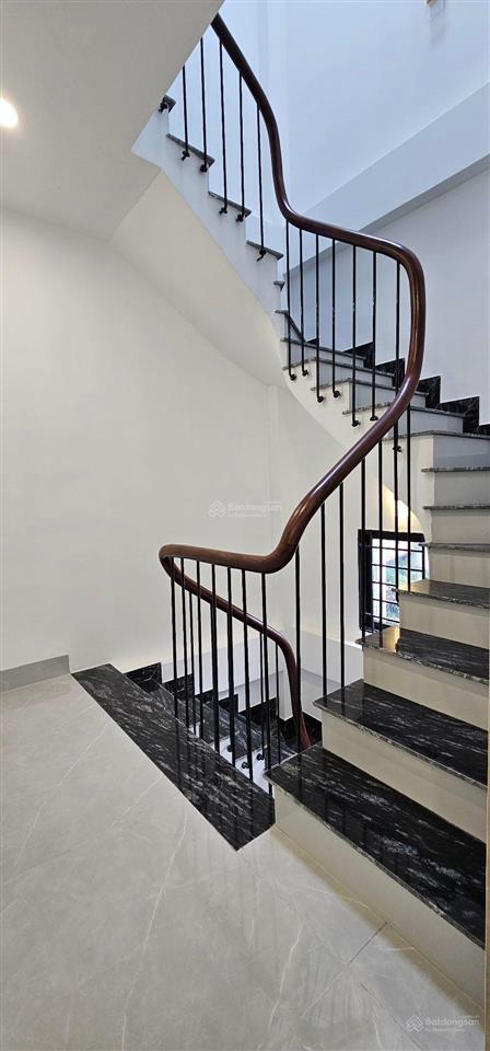 Thượng thanh, nhà mới rất đẹp, thang máy xịn full nội thất 55m2  9,35 tỷ