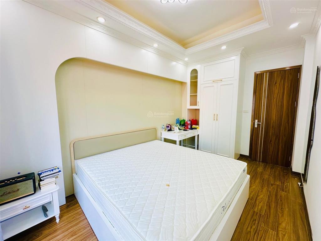 Nhà mới 5 tầng  ô tô qua nhà  ngõ thông  full công năng  an sinh đỉnh  35m2  6,6 tỷ