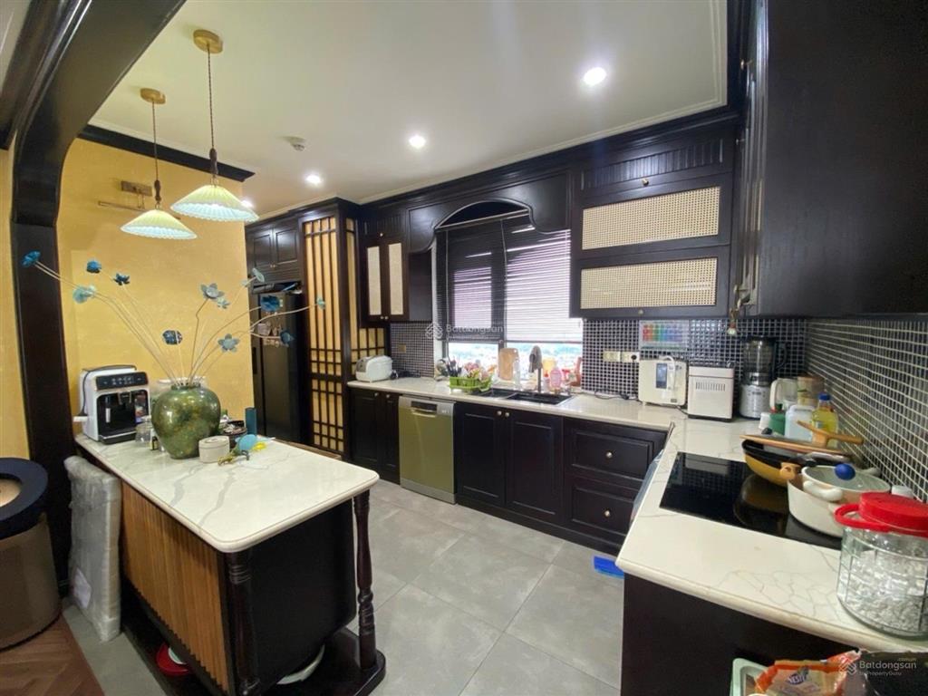 Chung cư cao cấp mipec long biên  lô góc  view sông hồng  ful nội thất tiền tỷ 141 m2  16,8 tỷ