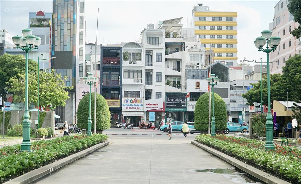 Mặt tiền hai bà trưng (8,5 x 26m) thang máy (ko lộ giới)