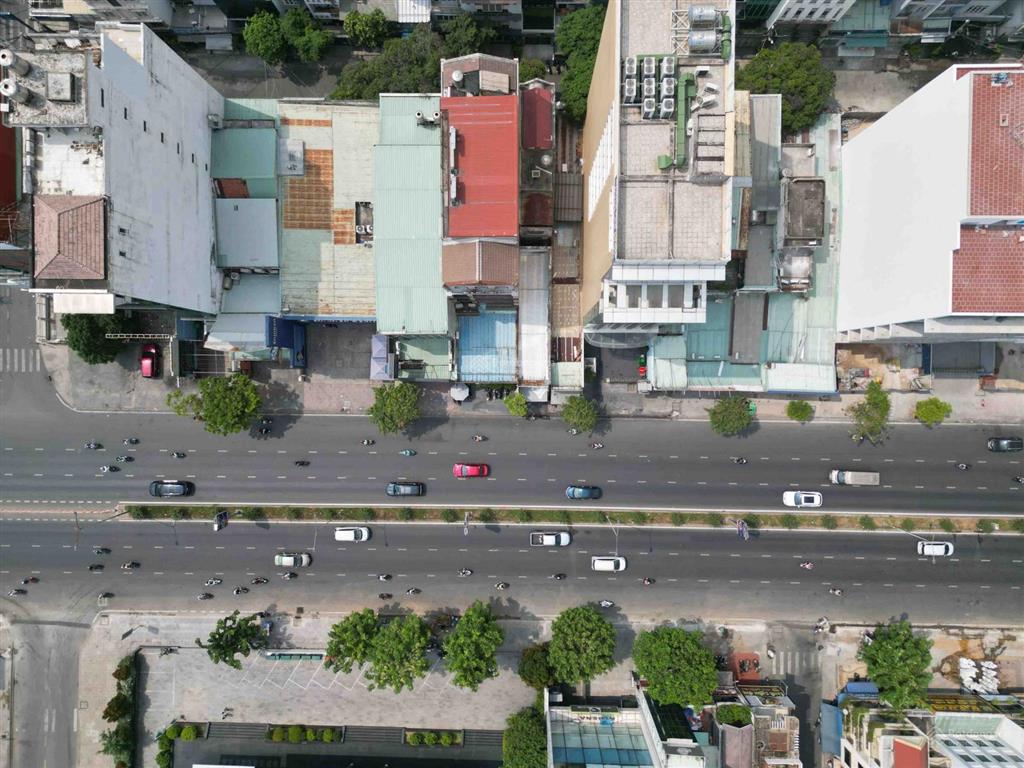 Bán toà building 123 cộng hoà  2 mặt tiền  2 hầm 11 tầng ~ 3000m2 sàn