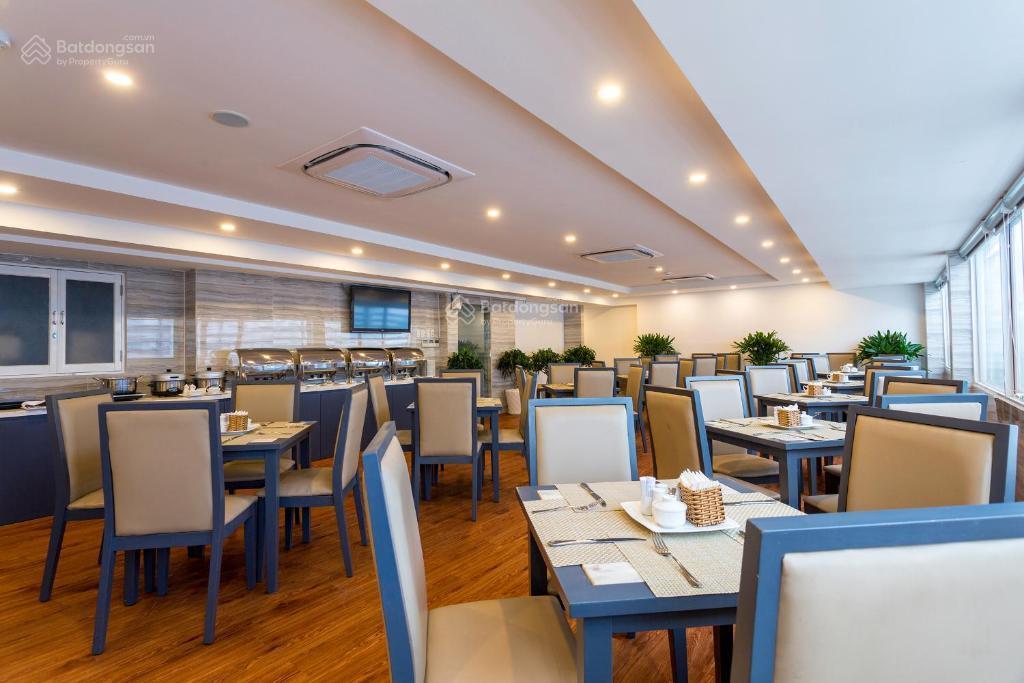 2 mặt tiền bến thành, khách sạn 3 sao 1 hầm 10 tầng (247  249 lý tự trọng).