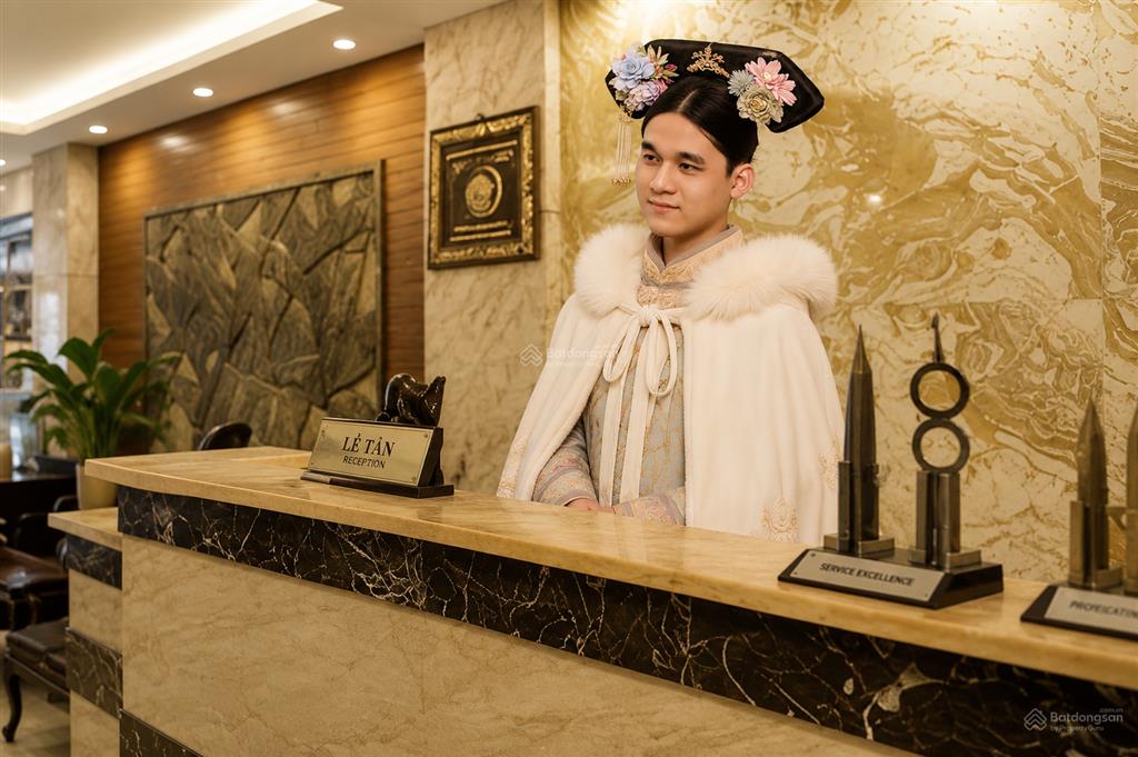 Trực diện cửa chợ bến thành khách sạn nguyễn an ninh 1 hầm 9 tầng