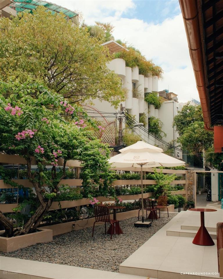 230f pasteur, p. võ thị sáu [569m2] 21,3m x 27m  hđt 181 triệu/th