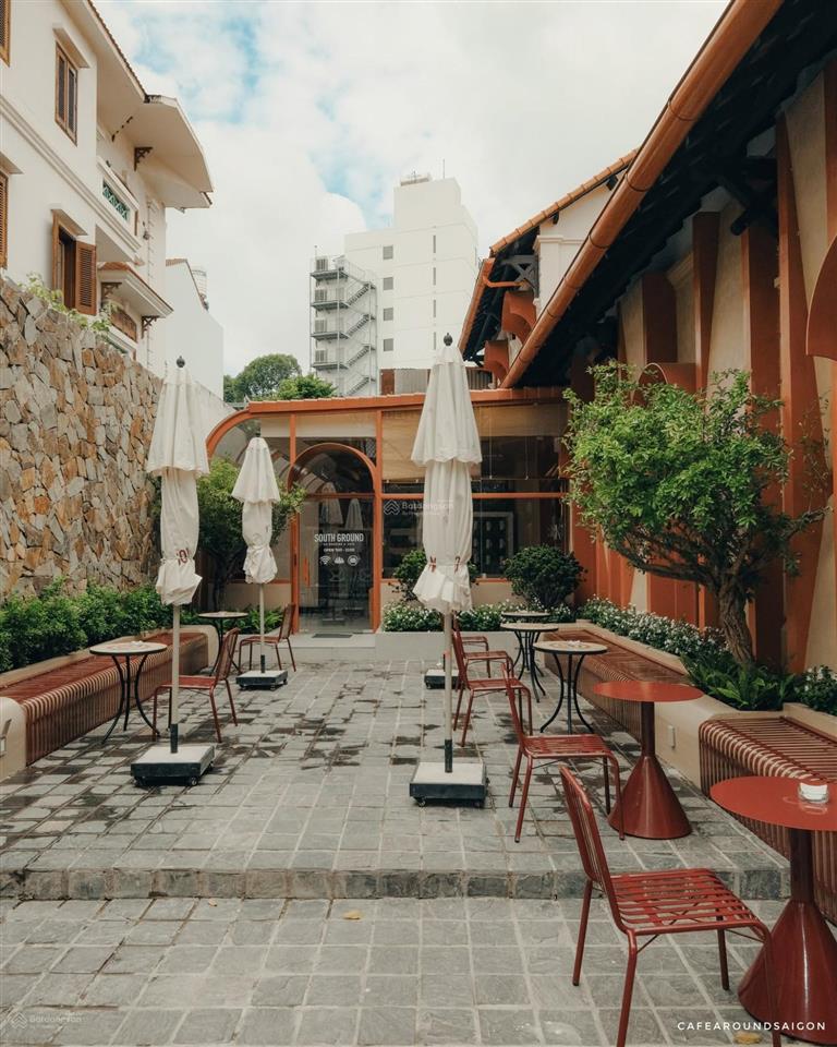 230f pasteur, p. võ thị sáu [569m2] 21,3m x 27m  hđt 181 triệu/th