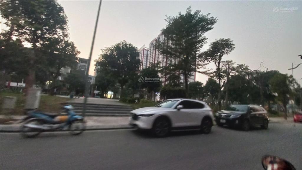 Khai sơn town, đường 13m, vỉa hè, kinh doanh đa ngành, mt 5m, 77m2x6t, 22 tỷ 0976 285 ***