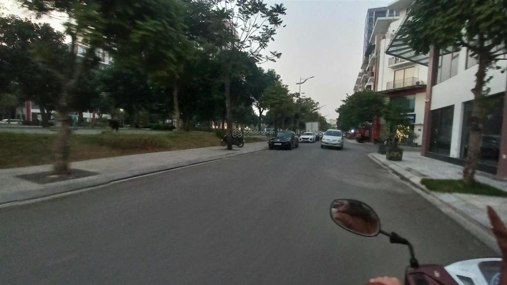 Khai sơn town, đường 13m, vỉa hè, kinh doanh đa ngành, mt 5m, 77m2x6t, 22 tỷ 0976 285 ***