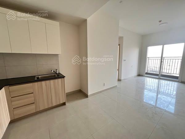 Cho thuê căn 2 ngủ 2 vs nội thất liền tường cơ bản cc dragon castle.  e xem căn 0359 513 ***