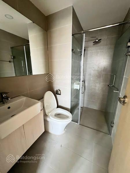 Cho thuê căn 2 ngủ 2 vs nội thất liền tường cơ bản cc dragon castle.  e xem căn 0359 513 ***