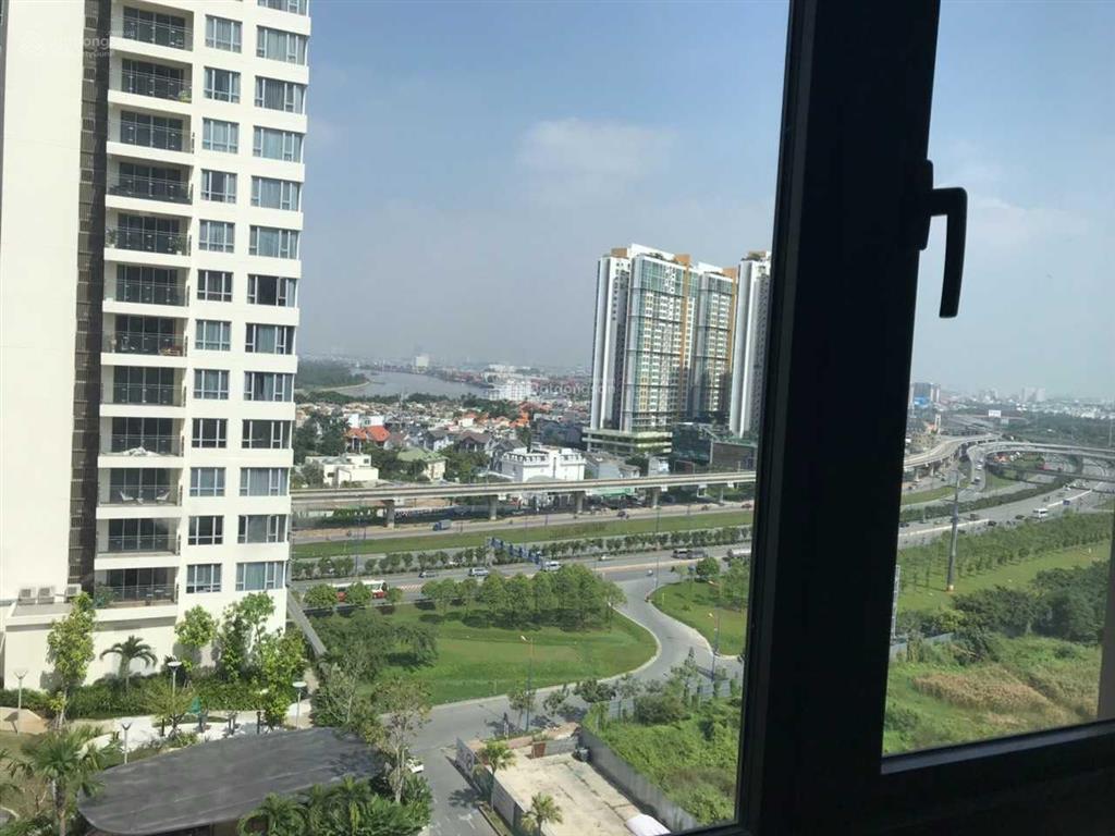 Hot! giao dịch nhanh 3pn 130m2 full nội thất giá chỉ 18 tỷ khách thiện chí có thương lượng