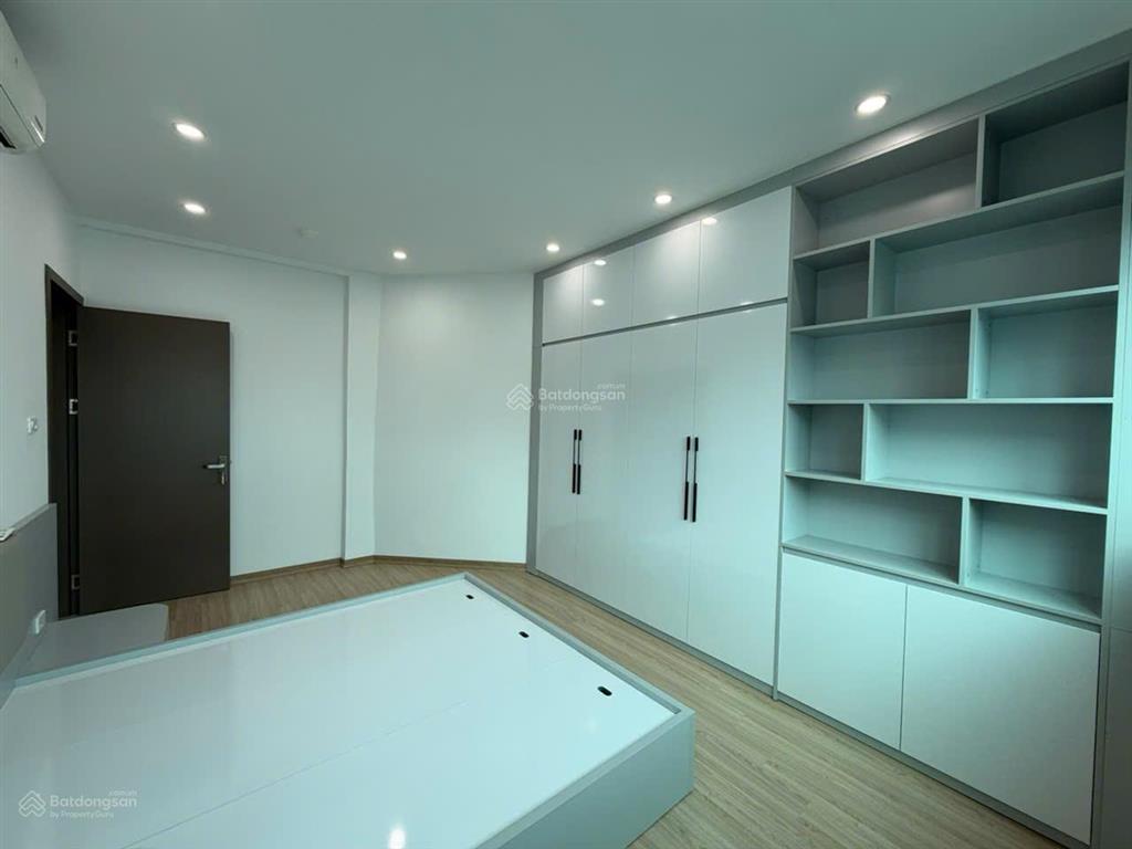 Bán căn hộ ngay cạnh công viên thanh xuân giá chỉ 5,8 tỉ, nội thất mới tinh