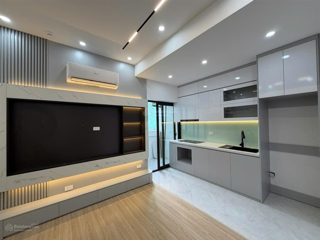 Bán căn hộ ngay cạnh công viên thanh xuân giá chỉ 5,8 tỉ, nội thất mới tinh