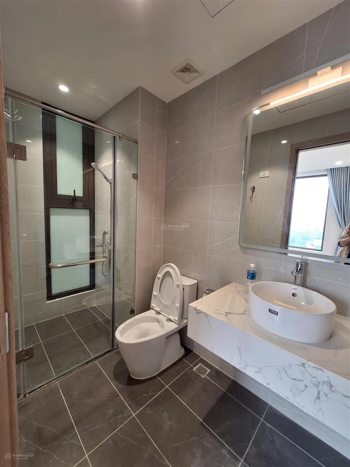 Bán căn hộ 2pn mới tinh tại handico 33 lê văn lương giá 114tr/m