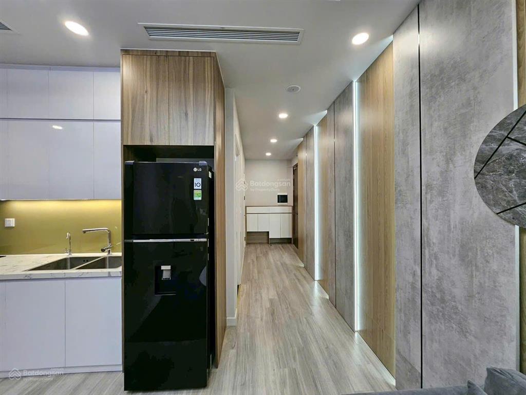 Bán căn 2pn tại brg lê văn lương 63m2, giá 7,9 tỷ. sẵn sổ