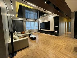 Bán căn hộ 4 phòng ngủ tại handiresco 31 lê văn lương