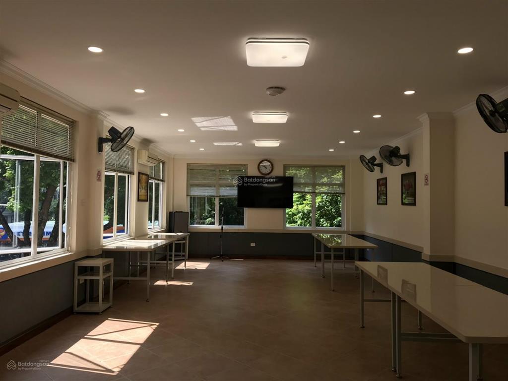 Cho thuê văn phòng tại trần hưng đạo, quận hoàn kiếm, hà nội, giá cực chất 150m² nội thất free