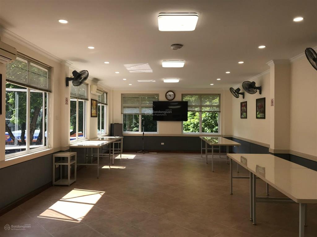 Cho thuê văn phòng tại trần hưng đạo, quận hoàn kiếm, hà nội, giá cực chất 150m² nội thất free