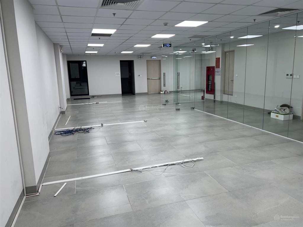 Cho thuê văn phòng view đẹp tại nguyễn biểu, p. quán thánh, q. ba đình, giá thỏa thuận, 250m²