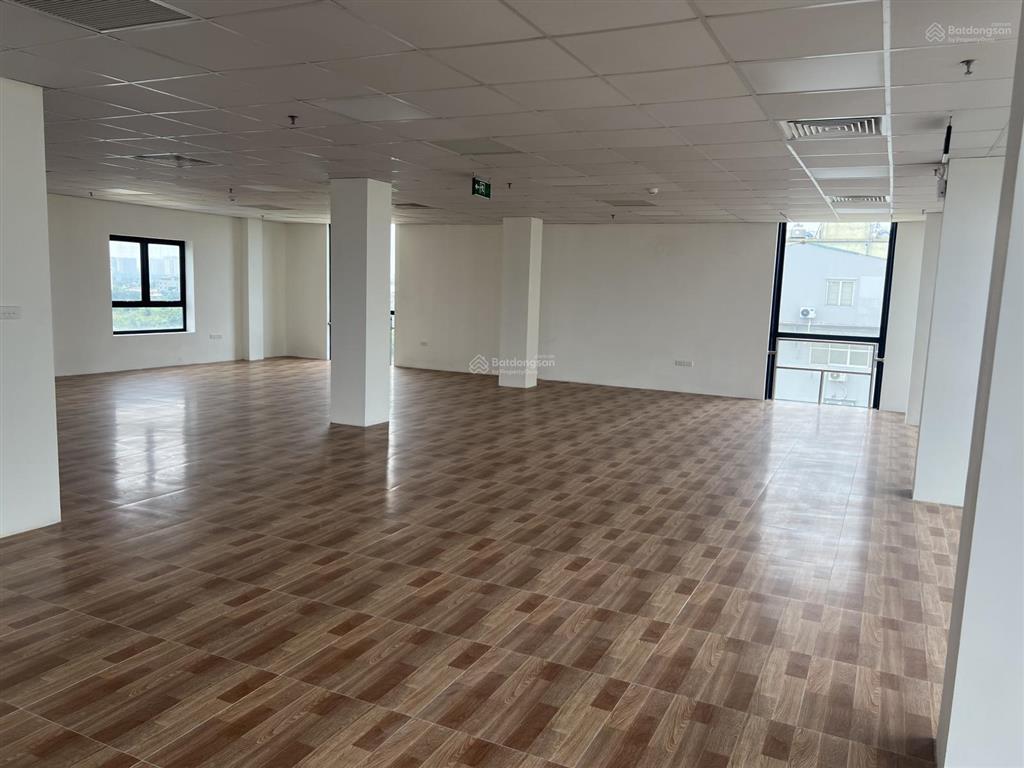 Cho thuê văn phòng view đẹp tại nguyễn biểu, p. quán thánh, q. ba đình, giá thỏa thuận, 250m²