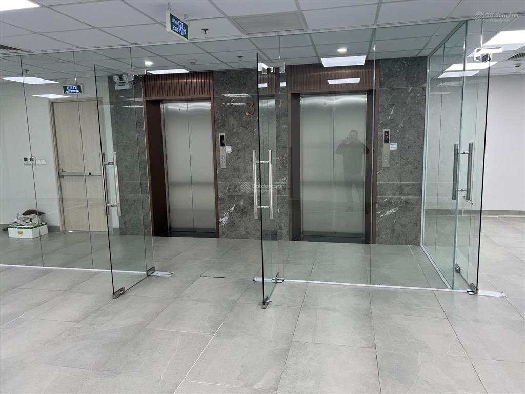 Cho thuê văn phòng view đẹp tại nguyễn biểu, p. quán thánh, q. ba đình, giá thỏa thuận, 250m²