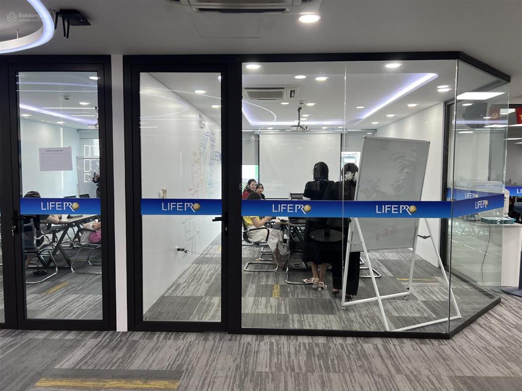 Cho thuê văn phòng view đẹp tại nguyễn biểu, p. quán thánh, q. ba đình, giá thỏa thuận, 250m²