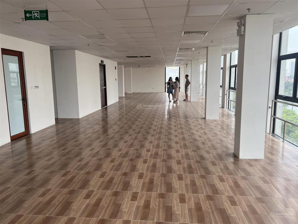 Cho thuê văn phòng view đẹp tại nguyễn biểu, p. quán thánh, q. ba đình, giá thỏa thuận, 250m²