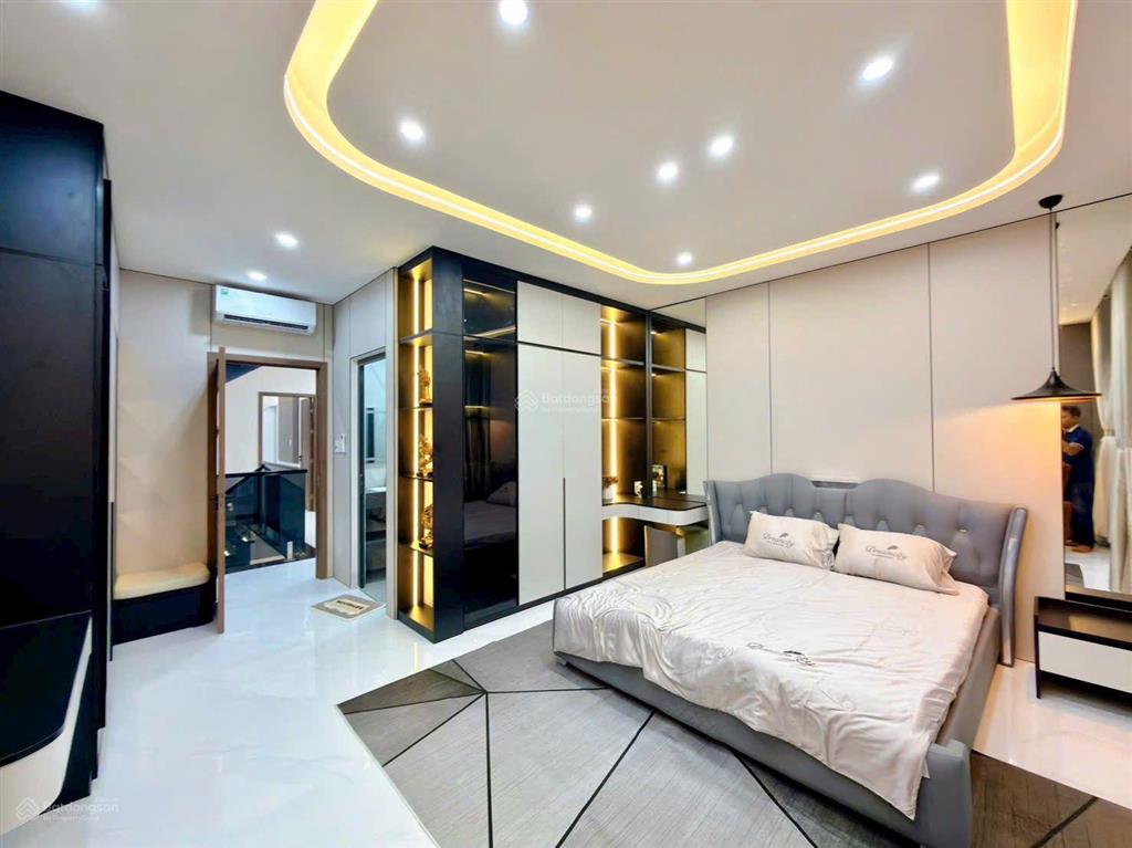 Siêu phẩm nhà 3 tầng full nội thất cao cấp trục chính d14 kdc hồng loan