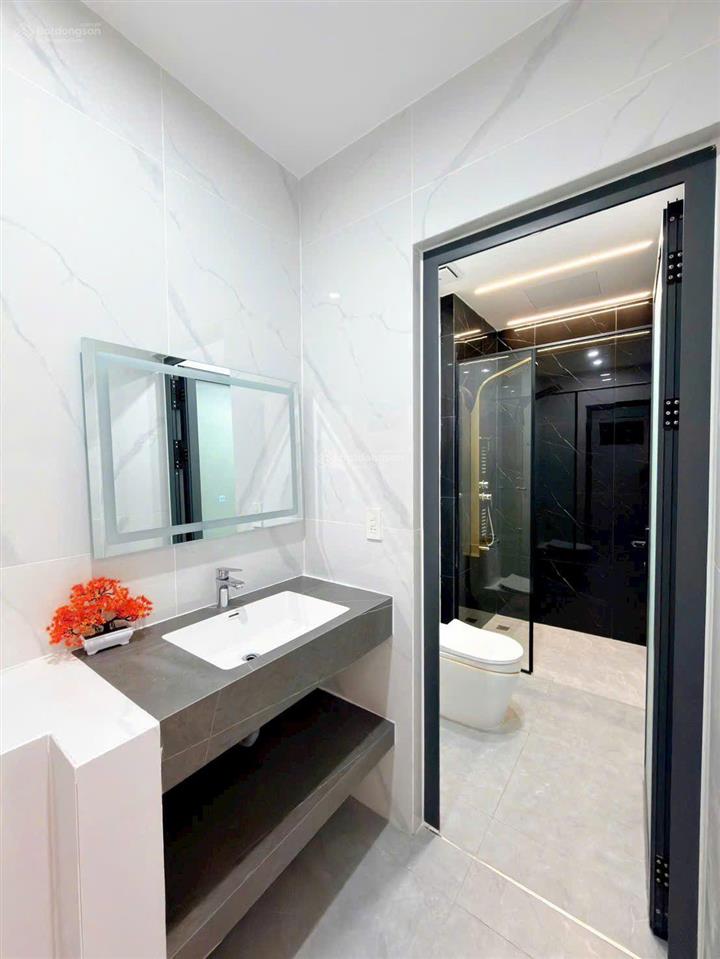 Siêu phẩm nhà 3 tầng full nội thất cao cấp trục chính d14 kdc hồng loan
