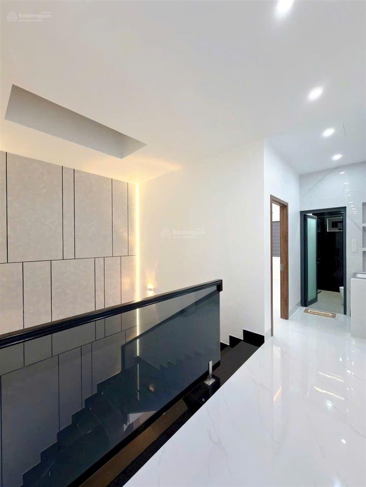 Siêu phẩm nhà 3 tầng full nội thất cao cấp trục chính d14 kdc hồng loan