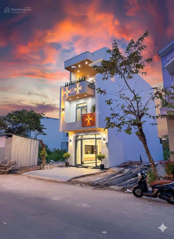 Siêu phẩm nhà 3 tầng full nội thất cao cấp trục chính d14 kdc hồng loan