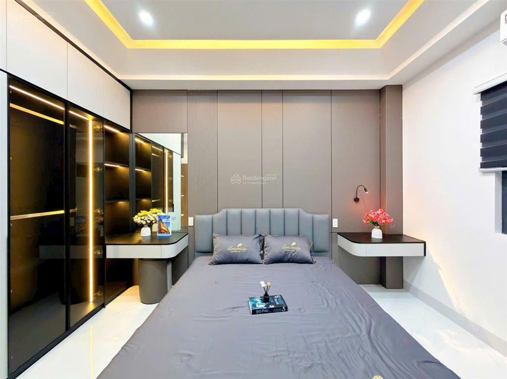 Siêu phẩm nhà 3 tầng full nội thất cao cấp trục chính d14 kdc hồng loan