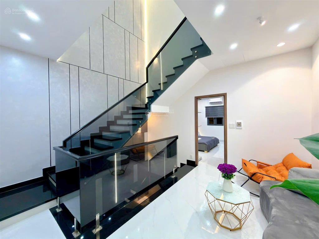 Siêu phẩm nhà 3 tầng full nội thất cao cấp trục chính d14 kdc hồng loan