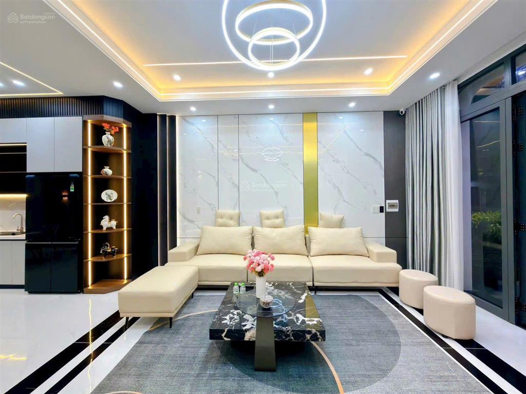 Siêu phẩm nhà 3 tầng full nội thất cao cấp trục chính d14 kdc hồng loan