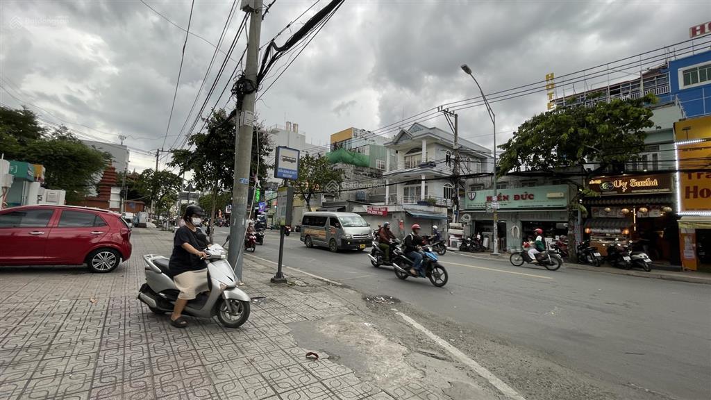 Gồng bank không nỗi bán gấp lô đất 103m2 góc 3 mặt tiền hxh đặng văn bi gần cc moon light giá 8,9 t